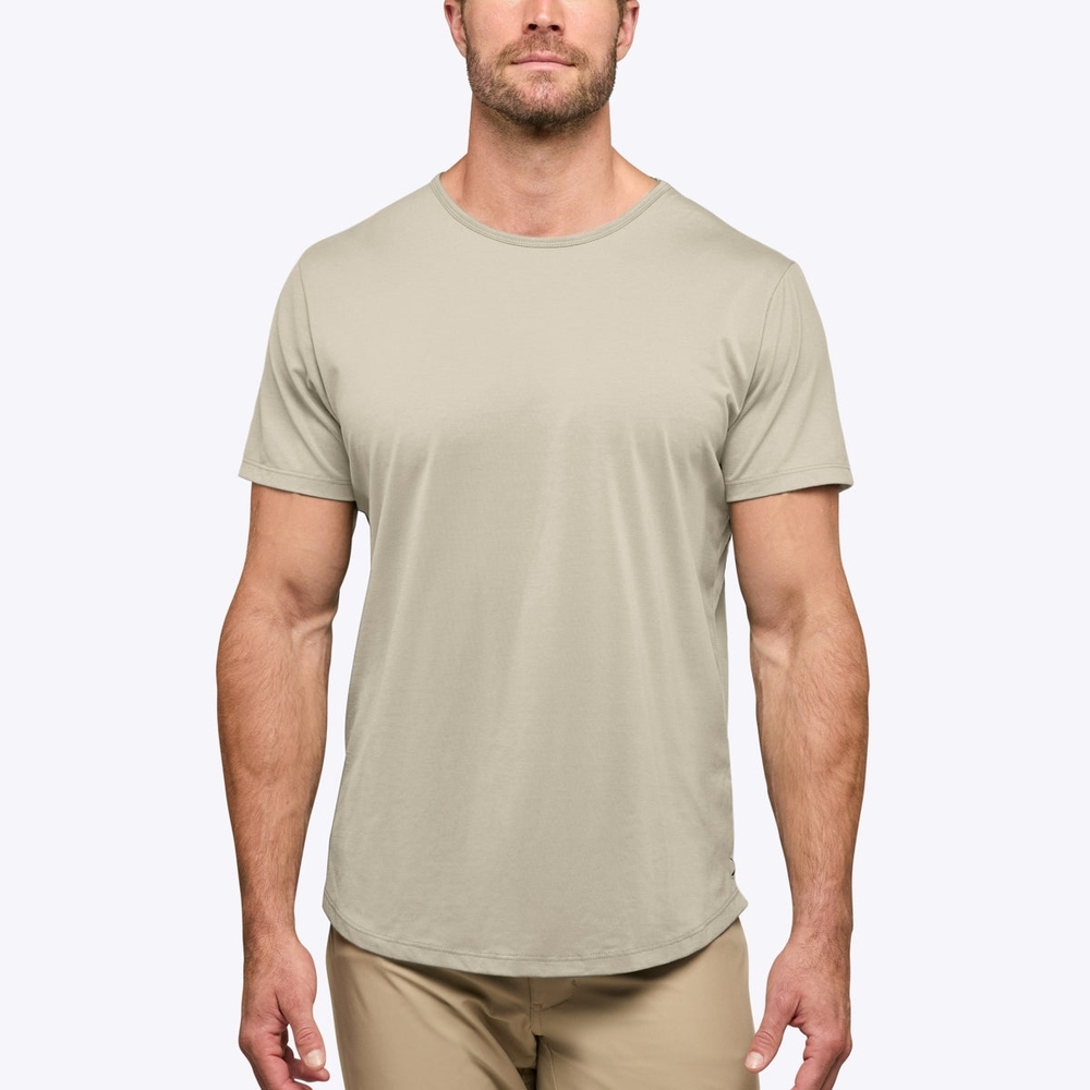 Cuts Men's AO Curve-Hem T-Shirt size M
